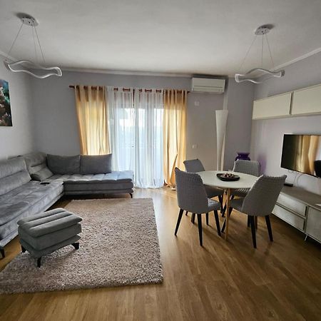 Apartmán Sky Dwelling Tirana Exteriér fotografie